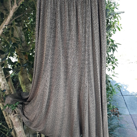 GRACEFUL LEOPARD PRINT ACETATE TRAVEL SKIRT - Picture 1 of 4